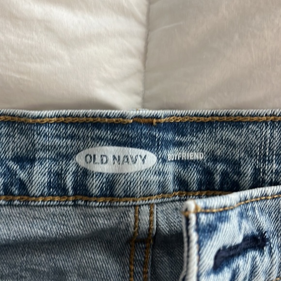 Old navy boyfriend shorts - Picture 2 of 2